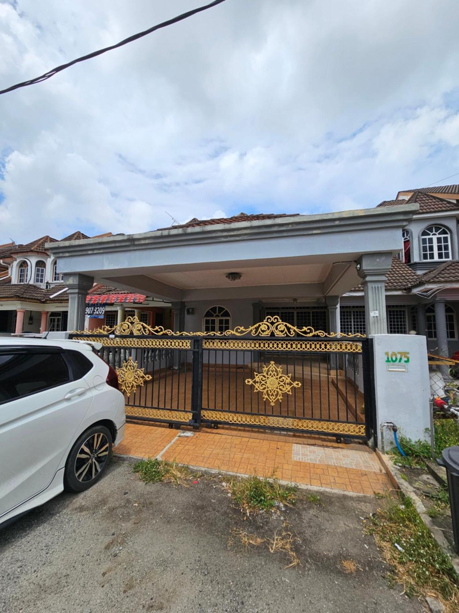 Ruhani Homestay 3 Kb - 4 Bedroom Fully Airconditioned With Wifi & Netflix コタバル エクステリア 写真
