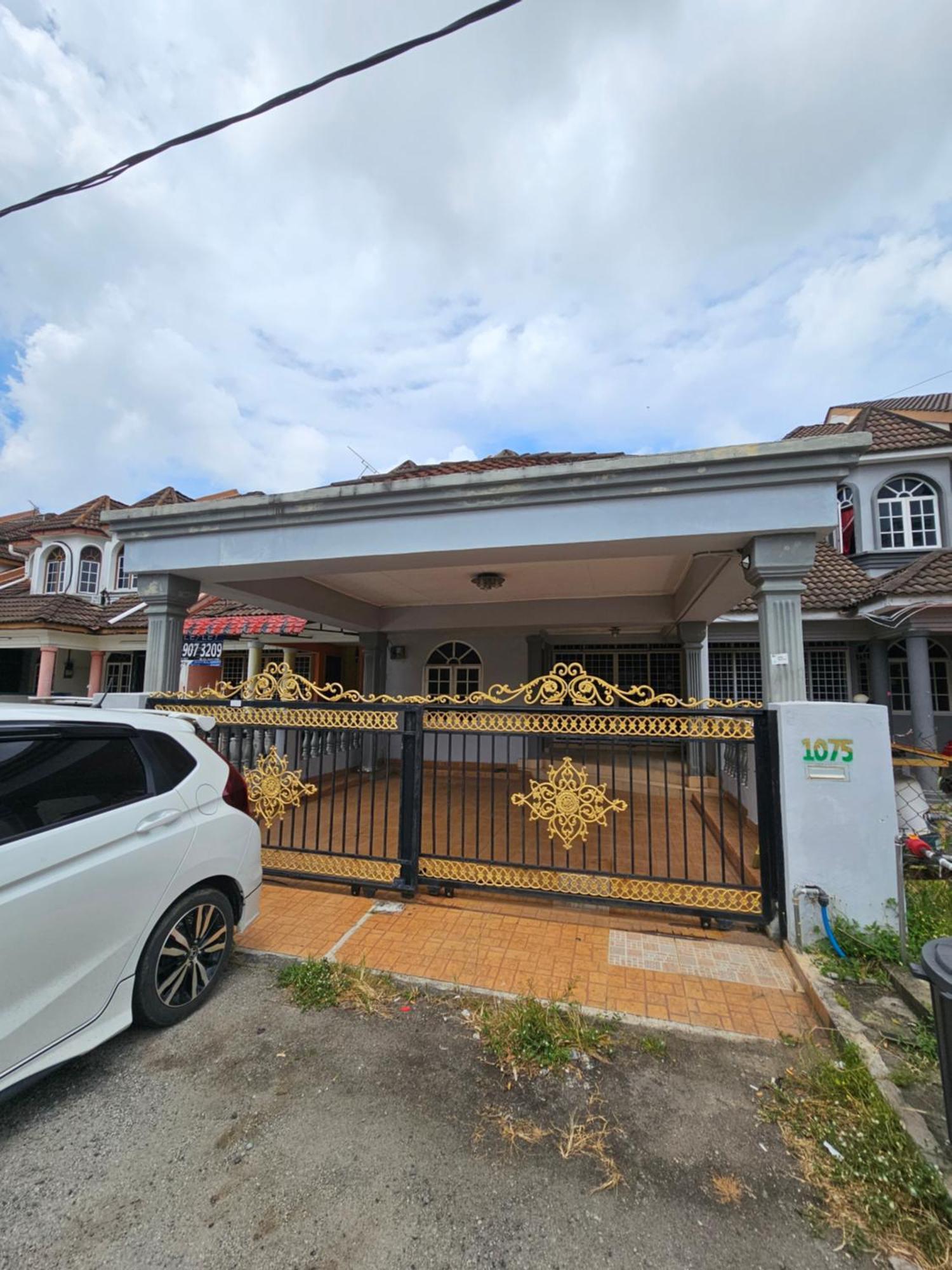 Ruhani Homestay 3 Kb - 4 Bedroom Fully Airconditioned With Wifi & Netflix コタバル エクステリア 写真