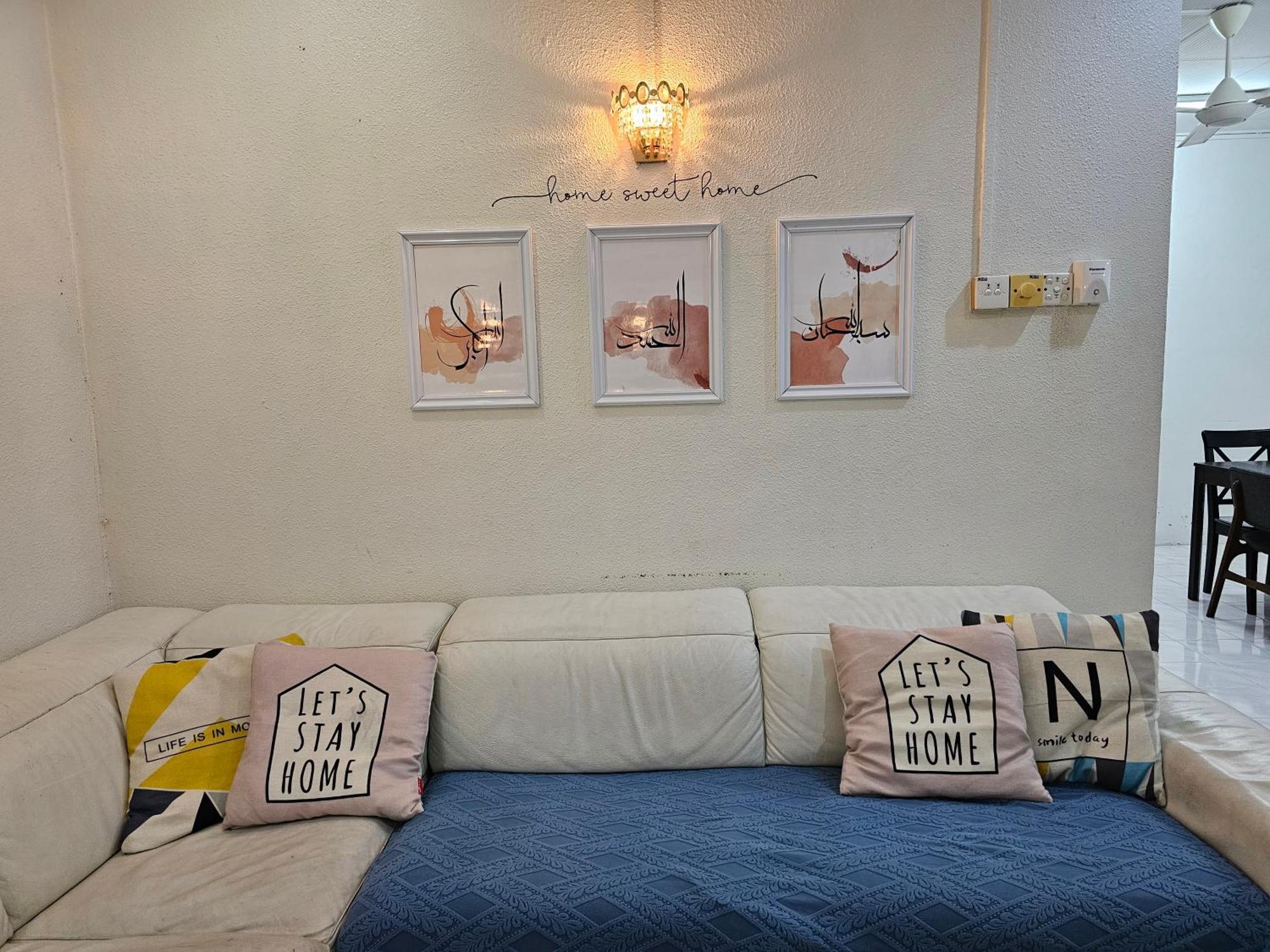 Ruhani Homestay 3 Kb - 4 Bedroom Fully Airconditioned With Wifi & Netflix コタバル エクステリア 写真