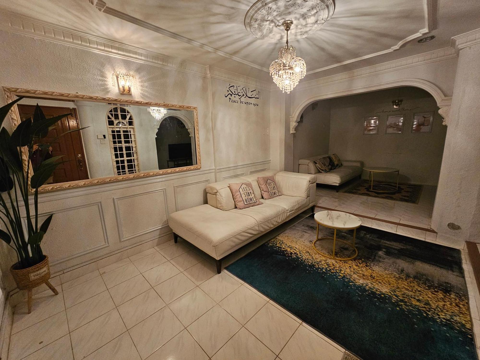 Ruhani Homestay 3 Kb - 4 Bedroom Fully Airconditioned With Wifi & Netflix コタバル エクステリア 写真