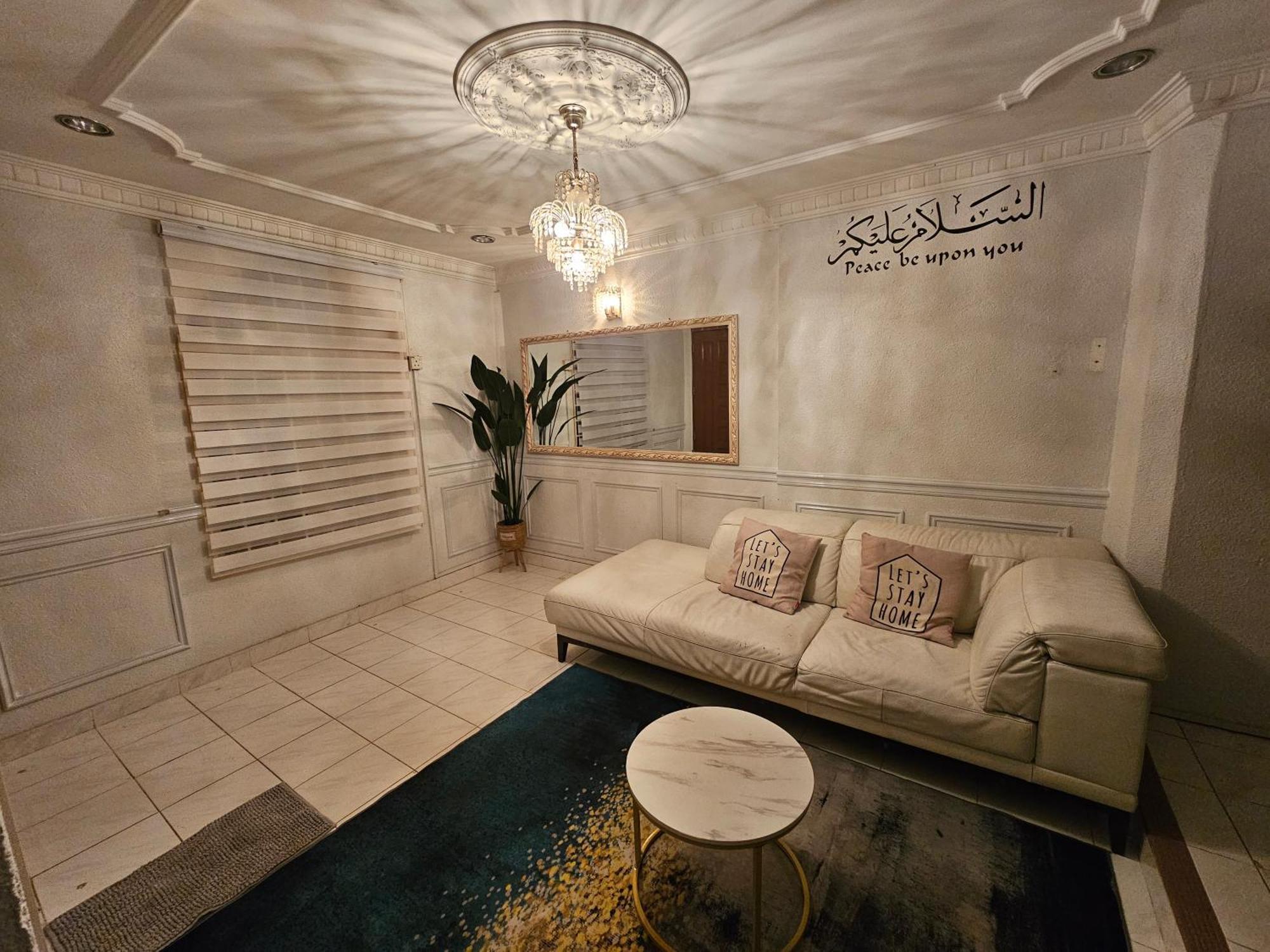 Ruhani Homestay 3 Kb - 4 Bedroom Fully Airconditioned With Wifi & Netflix コタバル エクステリア 写真