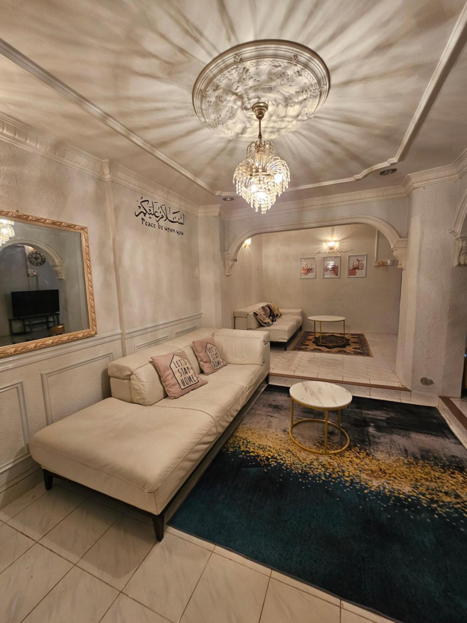Ruhani Homestay 3 Kb - 4 Bedroom Fully Airconditioned With Wifi & Netflix コタバル エクステリア 写真